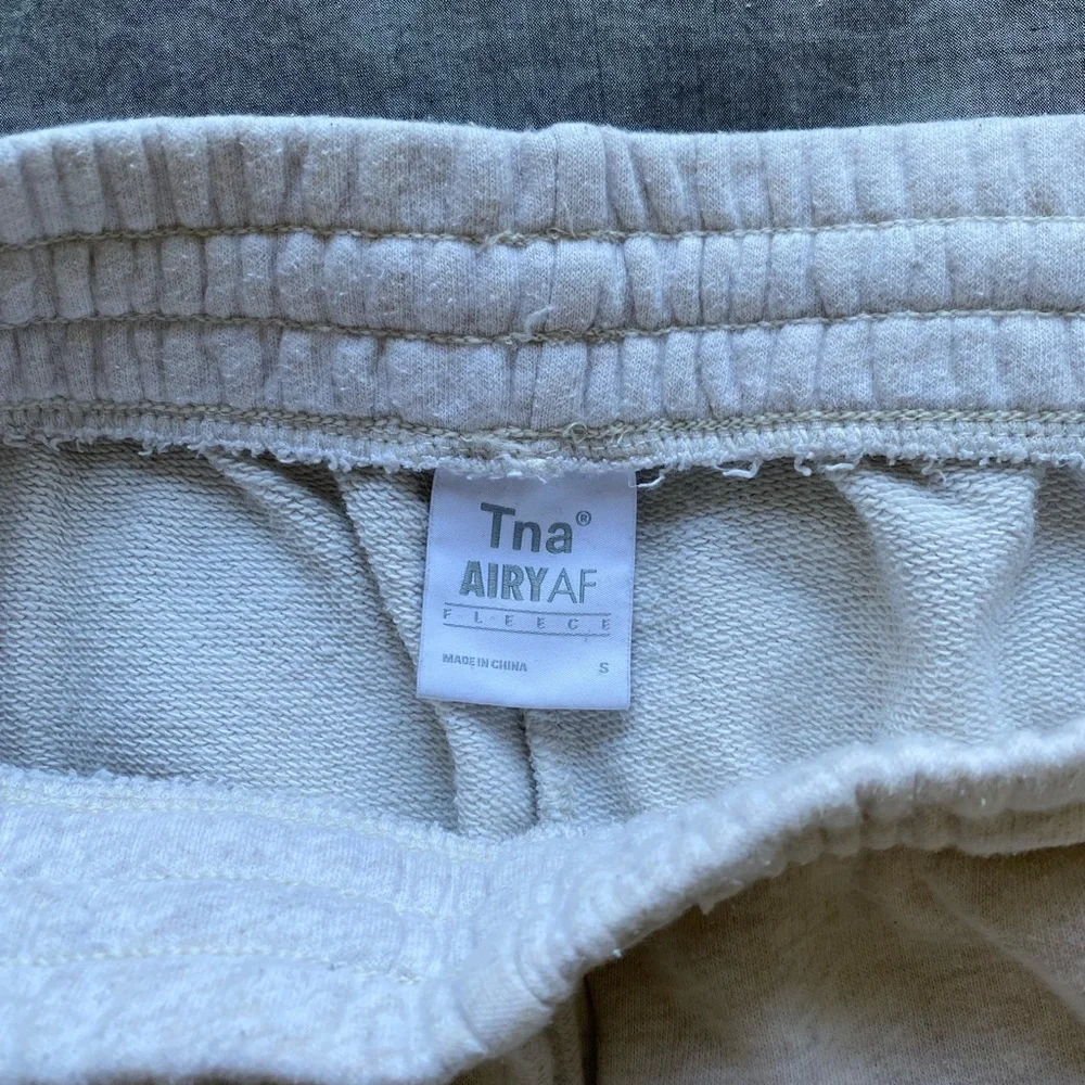 TNA Airy AF Sweatpants - Picture 3 of 4